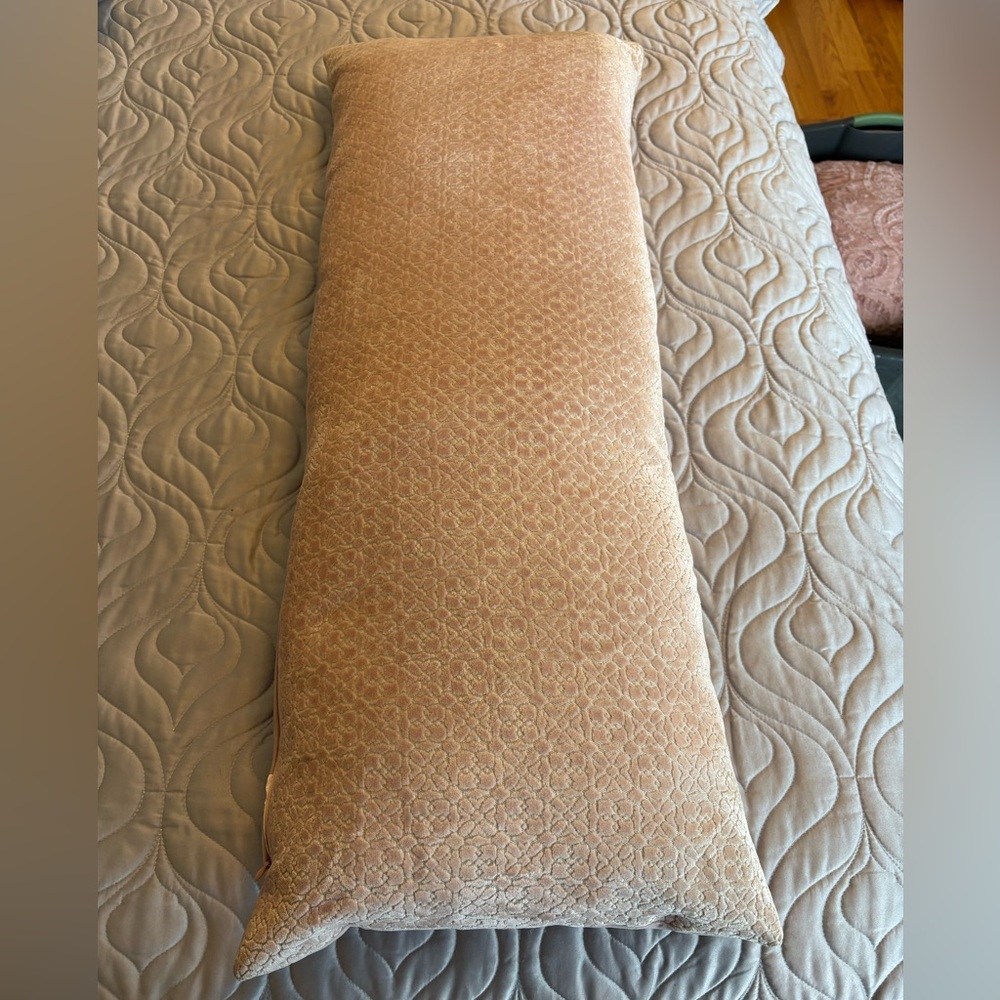 🟢Extra long bed accent pillows in blush. Feather pillow insert, 13x35